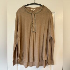 NWT Easel Crochet Trim Button Henley Top – Size Large